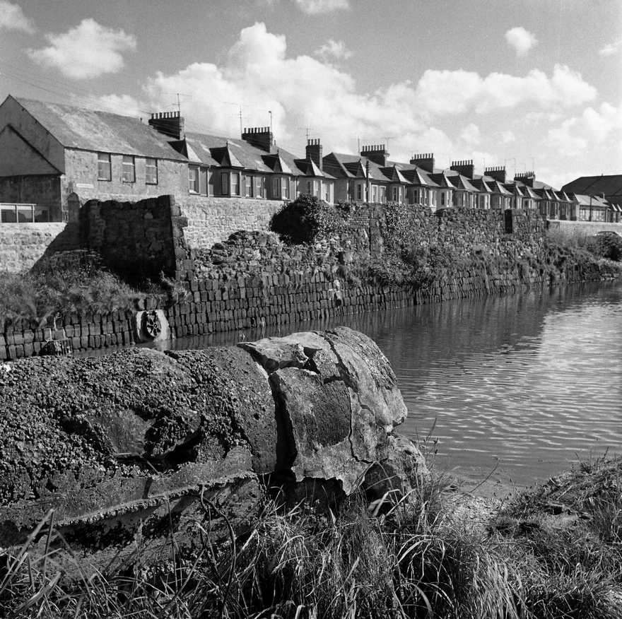 GV over Copperhouse canal with slag blocks 1974